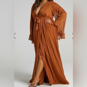Showpiece Dangerous Woman Maxi Dress in Rust